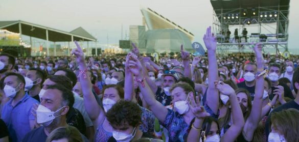 tres-festivales-en-cataluna-dejan-casi-2.300-positivos-por-covid-19