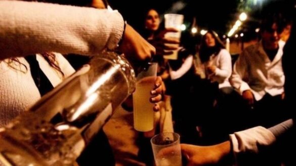 aviso-para-los-adolescentes:-beber-alcohol-y-fumar-tabaco-puede-provocar-rigidez-arterial-e-ictus-en-la-edad-adulta