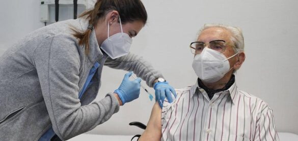 sanidad-estudia-inyectar-la-tercera-dosis-en-residencias-desde-el-4-de-octubre
