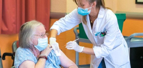 sanidad-quiere-revacunar-a-los-nueve-millones-de-mayores-de-65-anos