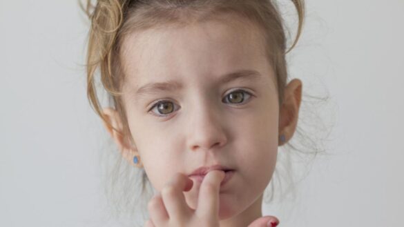 ¿por-que-se-empiezan-a-comer-las-unas-los-ninos?-¿que-hay-detras-de-la-onicofagia?