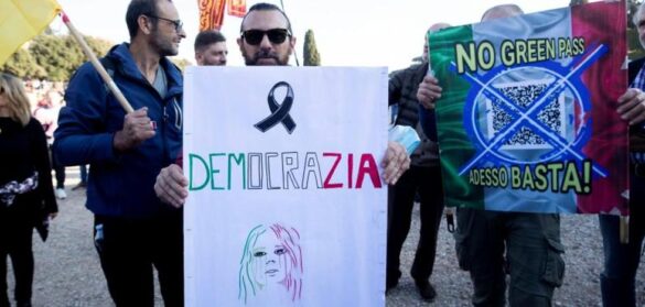 ‘fiestas-covid’-en-italia-para-que-los-antivacunas-logren-el-pase-sanitario
