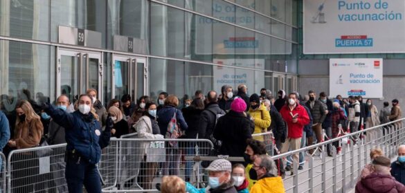 sanidad-no-administrara-la-dosis-de-refuerzo-ya-a-todos-los-adultos