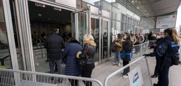 el-impulso-al-pasaporte-covid-acelera-la-vacunacion-entre-los-menores-de-40-anos