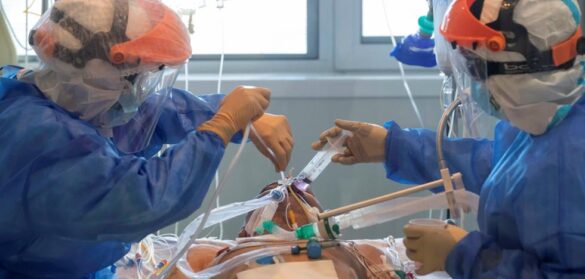 la-ocupacion-de-las-uci-se-duplica-en-tres-semanas-por-los-no-vacunados