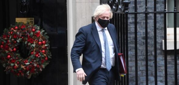 reino-unido-recupera-el-teletrabajo-y-las-mascarillas-ante-omicron