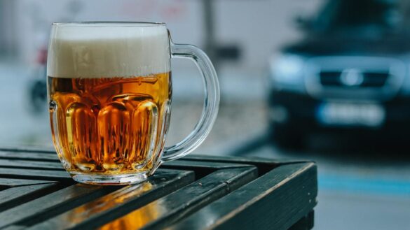 el-sintoma-que-puede-alertar-de-un-cancer-tras-dar-un-trago-a-una-cerveza
