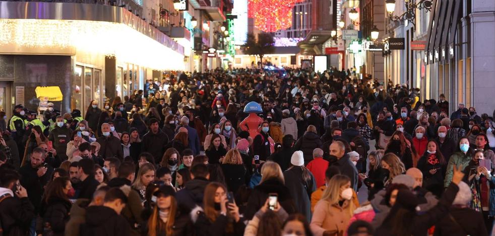 La incidencia sube 520 puntos y España bate un nuevo récord de contagios