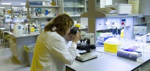 el-virus-de-la-enfermedad-del-beso-podria-causar-la-esclerosis-multiple