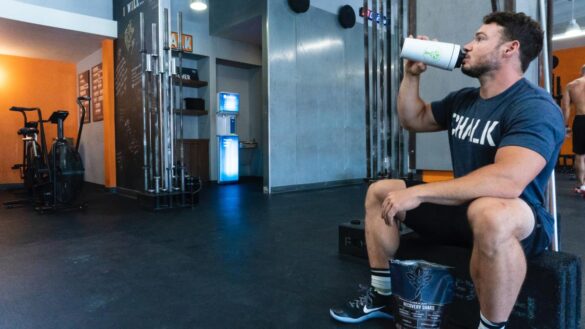 esto-es-lo-que-tarda-la-proteina-en-aumentar-los-musculos-tras-entrenar-en-el-gimnasio