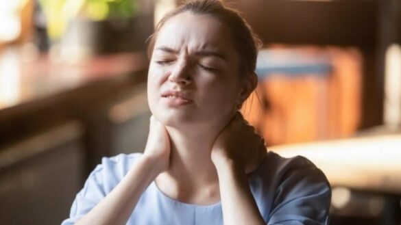 el-sintoma-de-la-rigidez-de-cuello-que-puede-indicar-que-padeces-meningitis