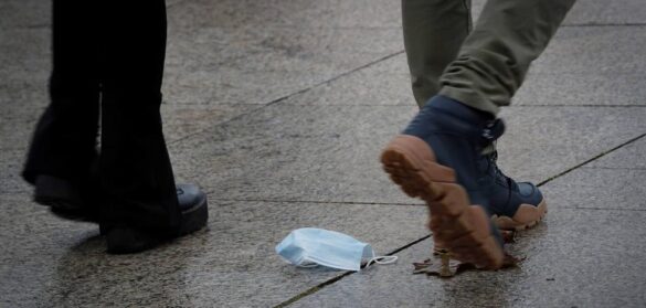 sanidad-mantiene-su-plan-de-eliminar-las-mascarillas-pese-al-aumento-de-la-incidencia