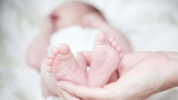 ¿es-normal-la-descamacion-en-la-piel-de-manos-y-pies-del-bebe-en-las-primeras-semanas-de-vida?