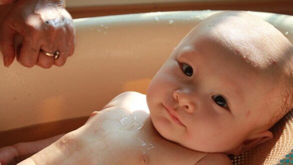 ¿se-puede-banar-al-bebe-si-el-cordon-umbilical-aun-no-se-ha-caido?