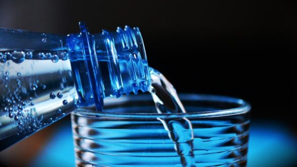 ¿agua-del-grifo-o-agua-embotellada?-este-es-el-tipo-mas-saludable