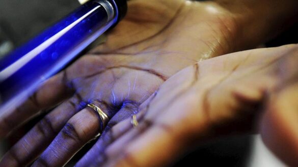 la-luz-ultravioleta,-«una-herramienta-infrautilizada»:-puede-matar-virus-como-el-vih-o-el-coronavirus