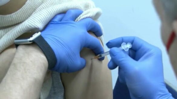 los-tres-escenarios-posibles-para-el-futuro-de-la-covid,-segun-los-expertos-de-pfizer