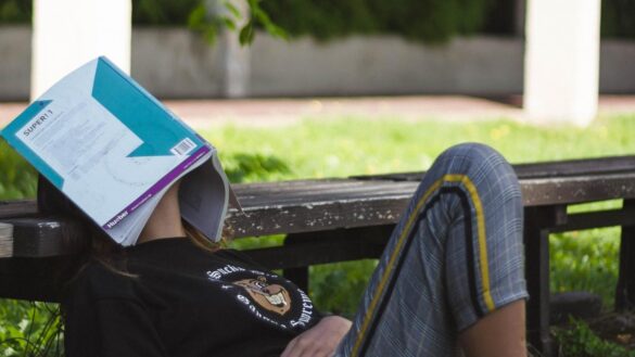la-razon-cientifica-por-la-que-a-veces-estudias-durante-horas-y-no-memorizas-nada