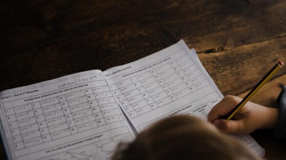 ¿estudiar-por-la-noche-o-dormir-y-levantarse-antes?-descubren-el-metodo-para-retener-mas-informacion