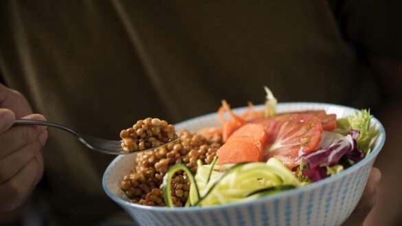 comida-real,-buenos-procesados-y-modas-que-pueden-costar-la-salud-mental:-«parece-que-si-comes-bien-es-que-estas-a-dieta»