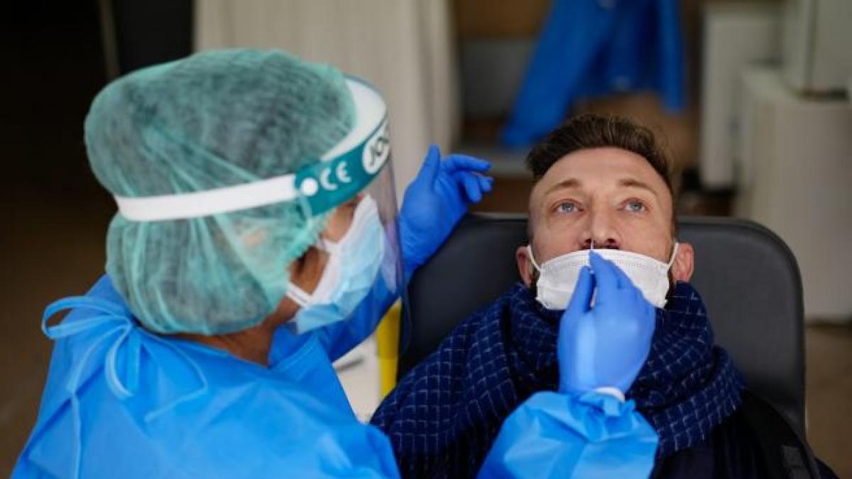 Los contagios de coronavirus repuntan en España y la incidencia ya pasa de 300
