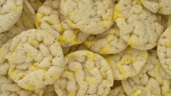 la-advertencia-de-la-ocu-sobre-las-populares-tortitas-de-arroz-o-maiz