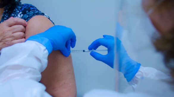 actualizan-el-riesgo-de-trombosis-de-la-vacuna-contra-la-covid-de-astrazeneca