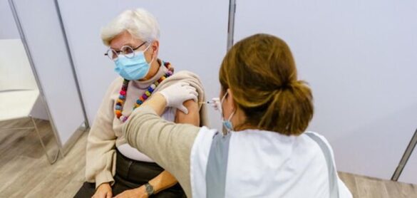 las-agencias-sanitarias-europeas-recomiendan-una-cuarta-dosis-contra-el-covid-para-mayores-de-60