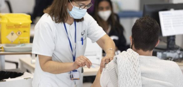 la-ue-vuelve-a-pedir-a-los-paises-que-administren-la-cuarta-dosis