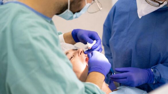 la-bacteria-causante-de-la-enfermedad-periodontal-podria-aumentar-el-riesgo-de-alzheimer