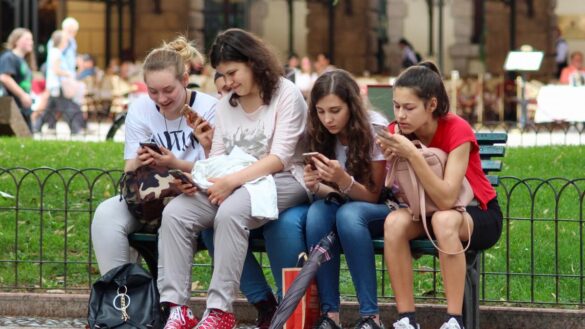 asi-puede-afectar-a-la-salud-mental-la-propagacion-de-informacion-falsa-en-redes-sociales