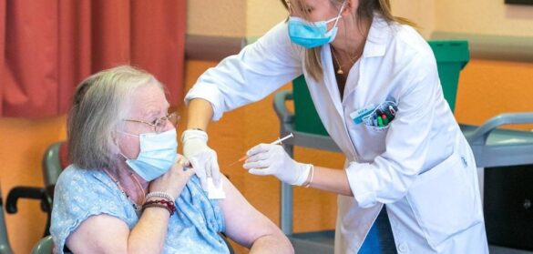 llega-la-cuarta-dosis-de-la-covid-19:-las-claves-de-la-vacunacion