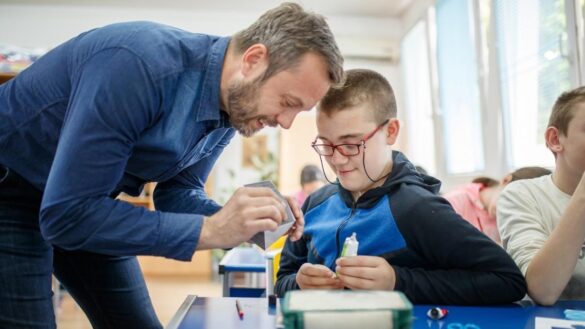 la-inclusion-de-los-ninos-con-necesidades-especiales-no-incrementa-su-aprendizaje-ni-su-ajuste-psicosocial