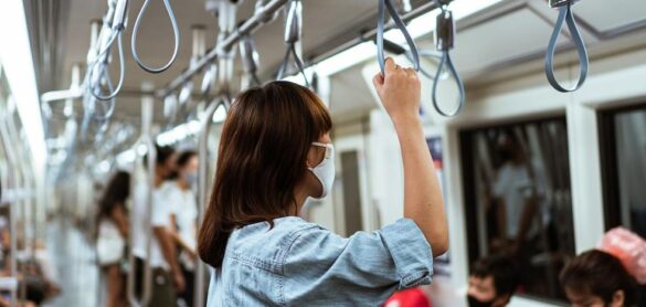 la-oms-recomienda-a-europa-usar-mascarillas-en-interiores-y-transportes-publicos
