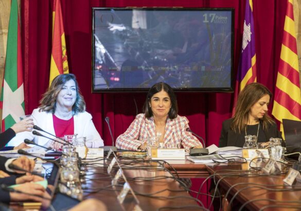 darias-anuncia-751-nuevas-plazas-de-medicina-en-su-despedida-de-sanidad