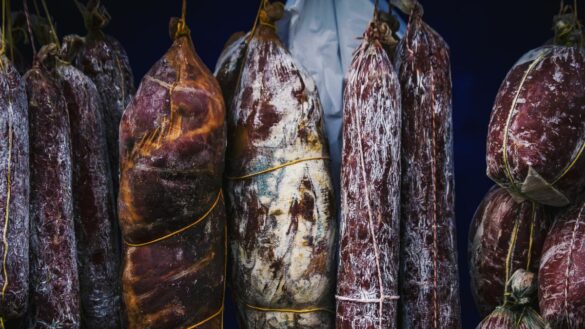 que-son-las-nitrosaminas,-el-compuesto-cancerigeno-que-se-ha-detectado-en-varios-alimentos,-y-en-cuales-esta-presente