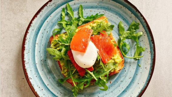 ¿que-debe-tener-un-desayuno-saludable?-5-tipos-de-alimentos-para-empezar-el-dia-con-energia