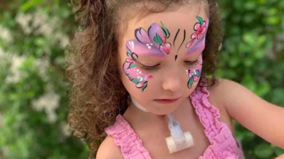 «cada-vez-que-se-duerme,-podria-morir»:-el-drama-de-la-pequena-sadie-con-un-sintoma-muy-raro