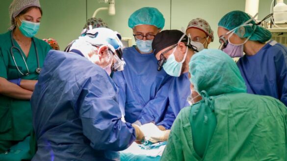 asi-es-la-nueva-tecnica-para-operar-la-columna-vertebral-que-irrumpe-en-espana:-«los-pacientes-caminan-desde-el-primer-dia»