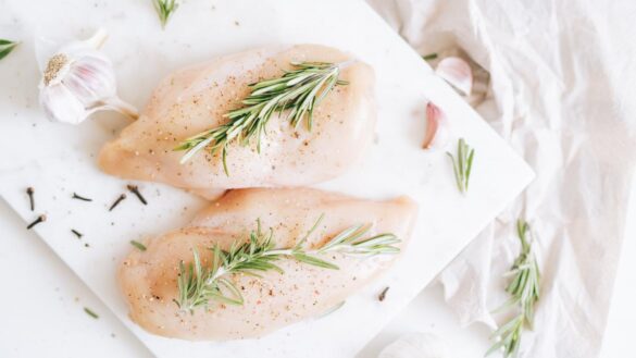 ¿cuanto-dura-el-pollo-en-la-nevera?-cuales-son-los-riesgos-y-como-saber-si-se-ha-puesto-malo