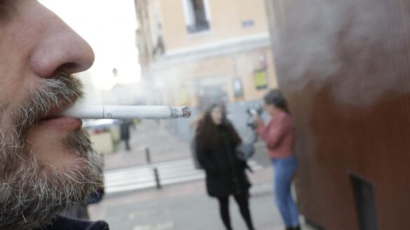 asi-afecta-fumar-a-los-dolores-de-espalda