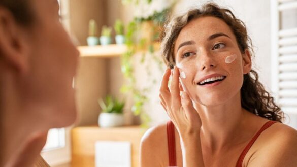 lo-que-hay-detras-de-los-cosmeticos:-beneficios,-legislacion-y-ciencia-en-el-cuidado-de-la-piel