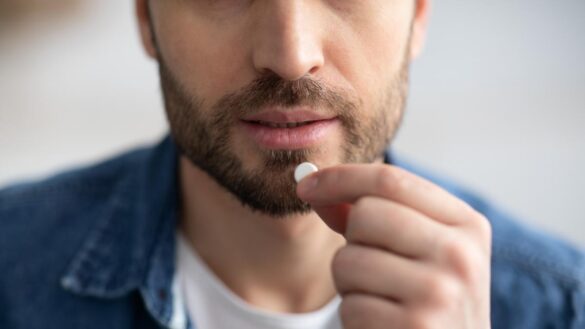 que-son-las-pastillas-de-melatonina,-el-suplemento-al-que-el-tenista-tsitsipas-atribuye-su-derrota-frente-a-alcaraz