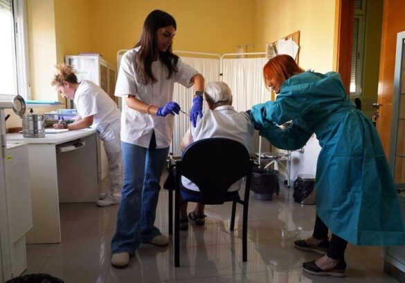 la-vacuna-contra-la-gripe-reduce-a-la-mitad-el-riesgo-de-muerte,-aunque-su-efectividad-varia-por-subtipos